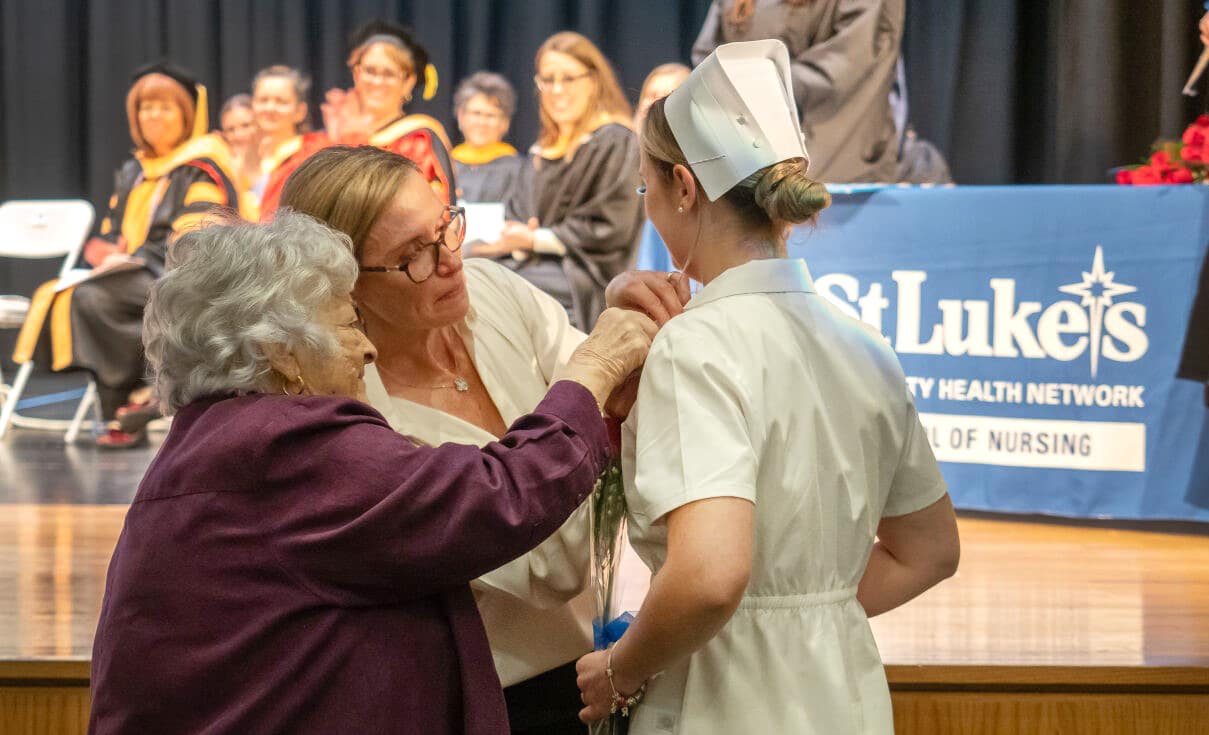 St. Luke's School of Nursing - Graduation © 2023 Bob Hahn, Olympus OMD EM1 Mark III, M.Zuiko 40-150mm F2.8 Lens