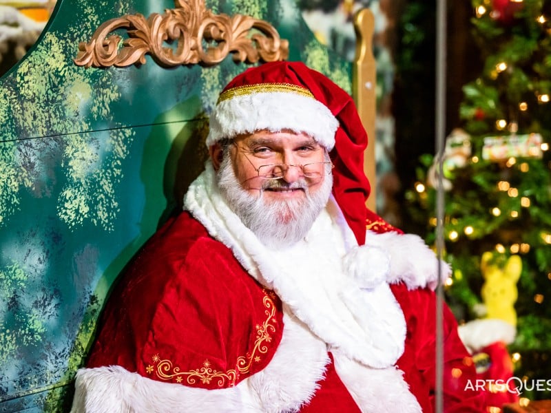 Christkindlmarkt holiday shopping