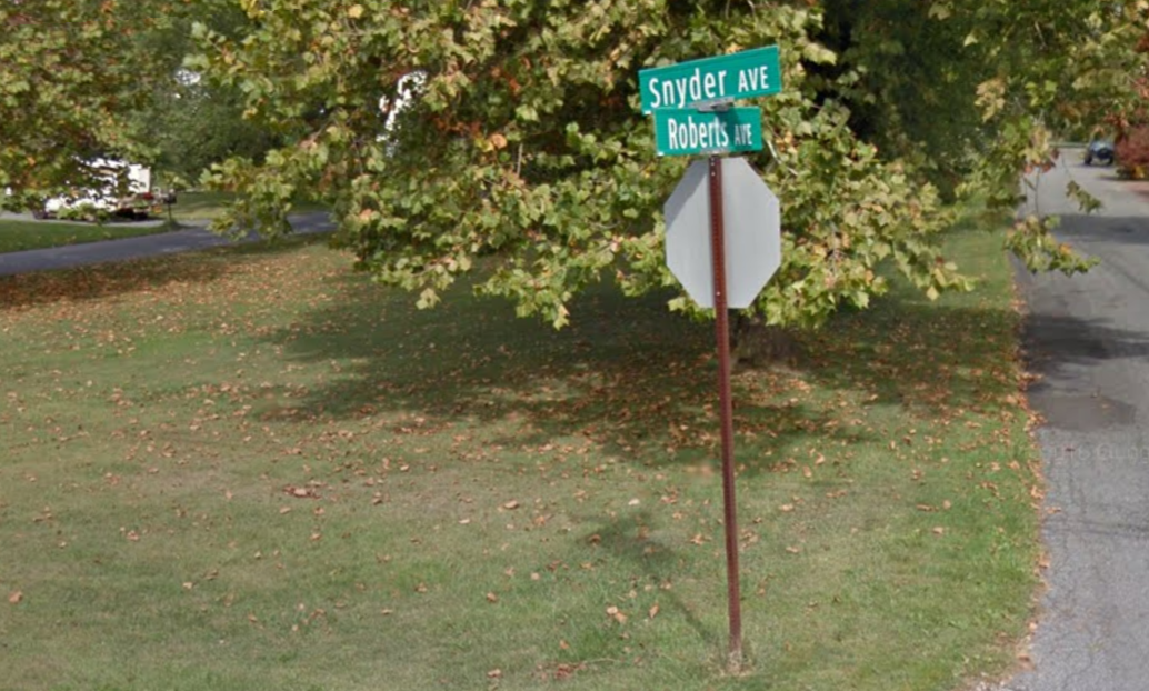 The street sign at Snyder Avenue and Roberts Avenue in Steel City, Lower Saucon Township