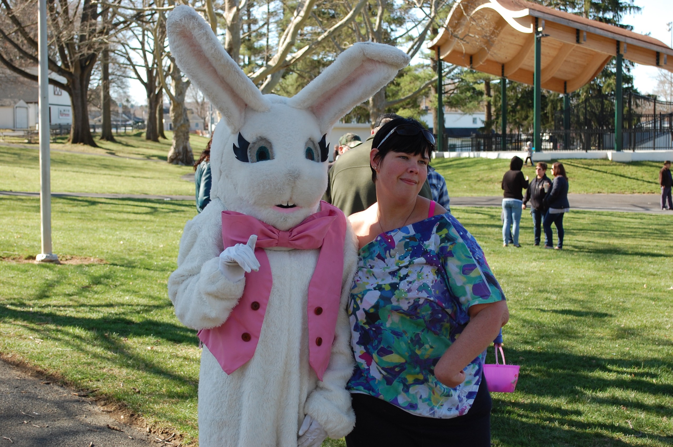 Kimberly Frain of Hellertown introduces herself to Peter Cottontail.