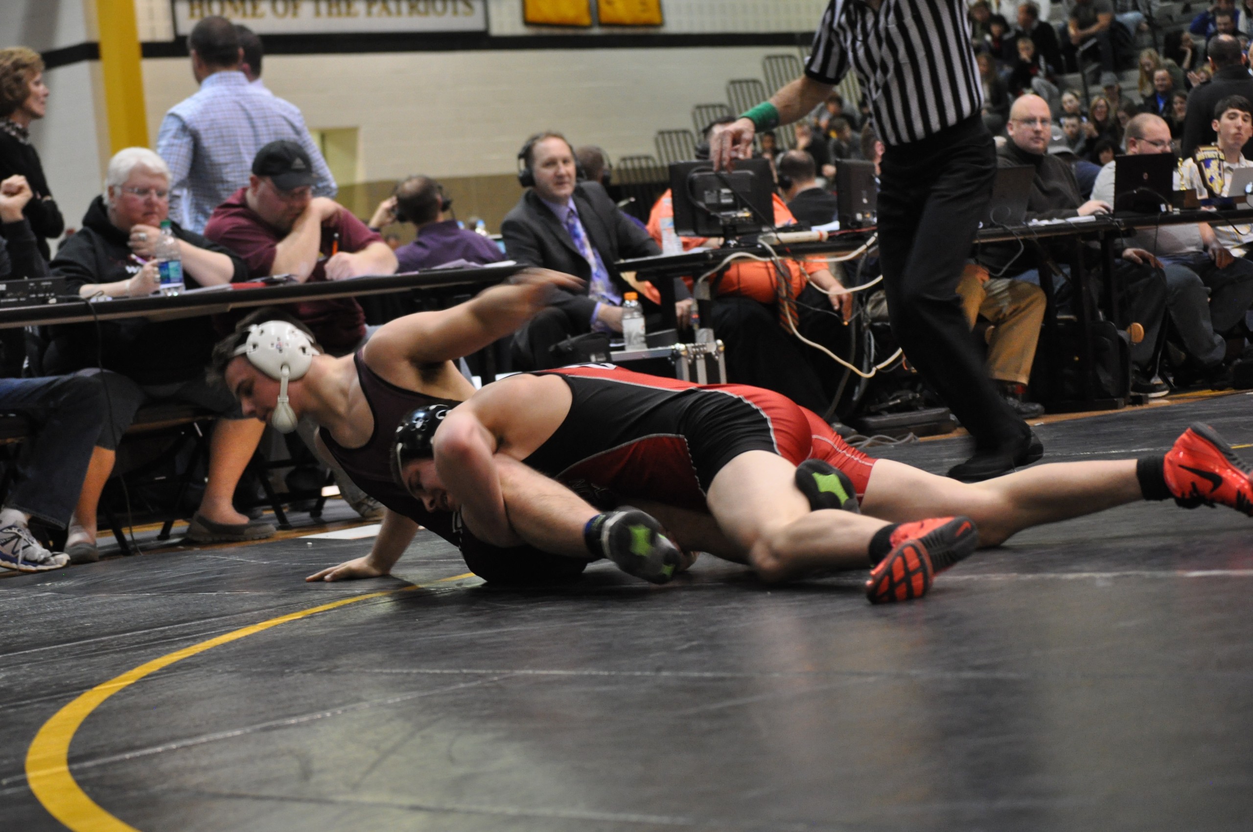 Dylan Yonney would complement Jason Jones' tech-fall with one of his own