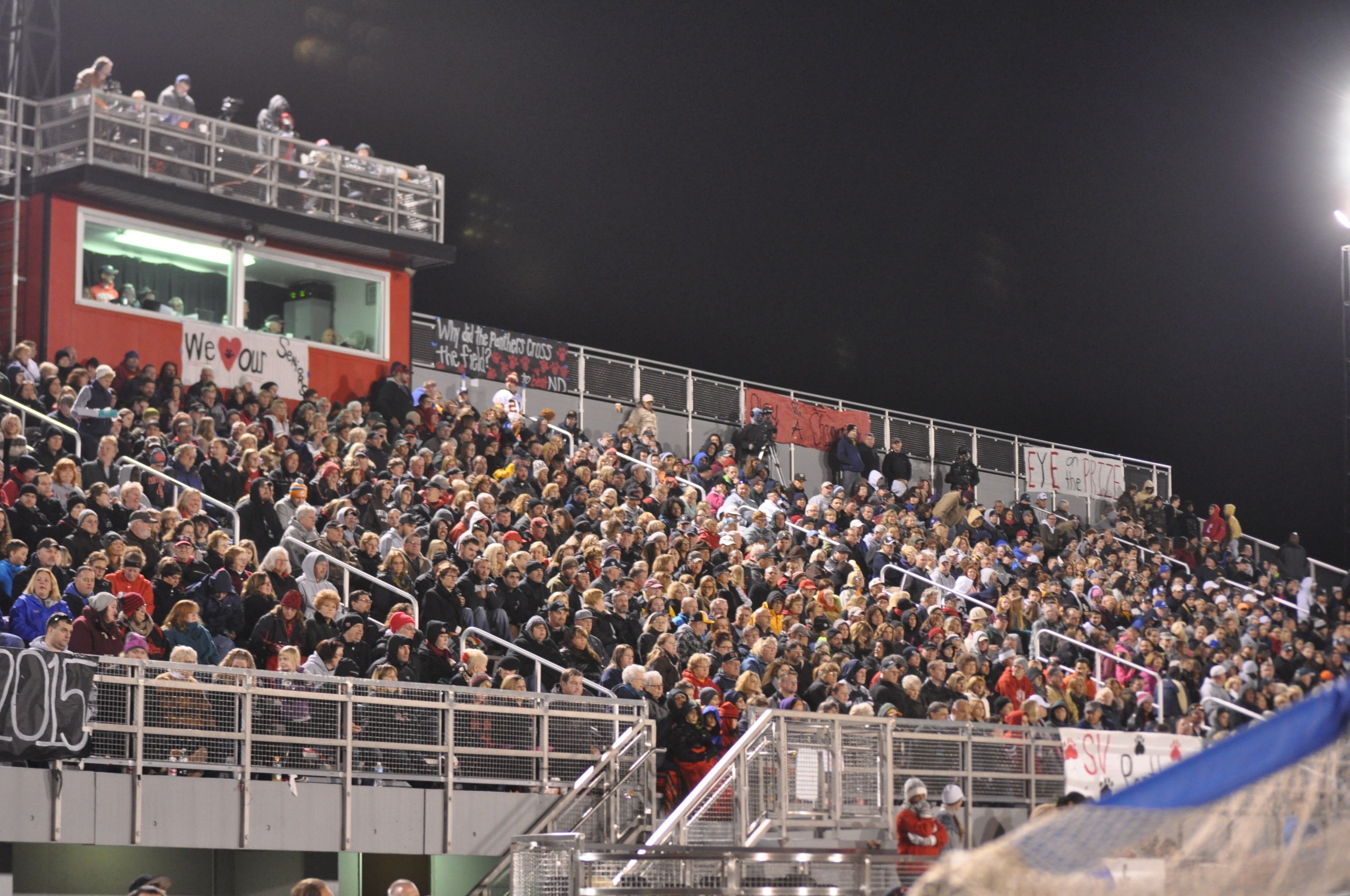 Almost 4,000 football fans witnessed a great high school football game last night