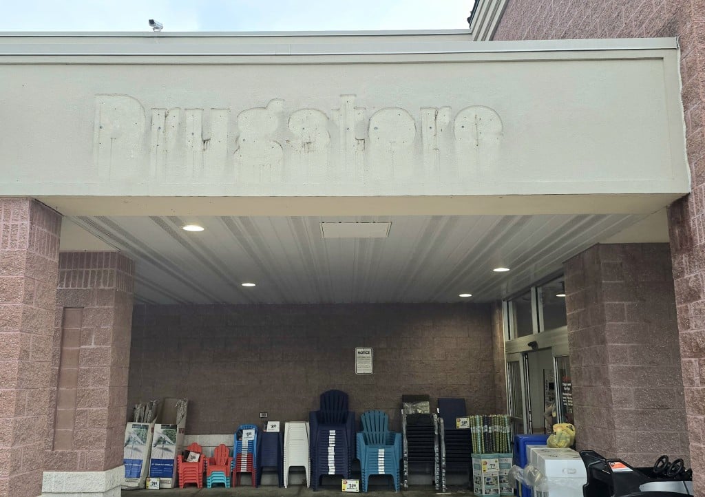 Giant Hellertown Signs