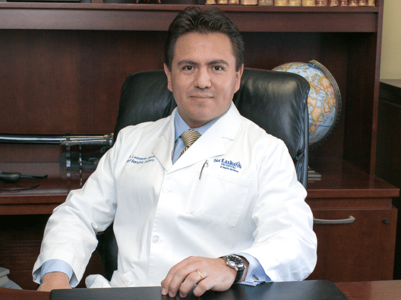 Dr. Leonardo Claros