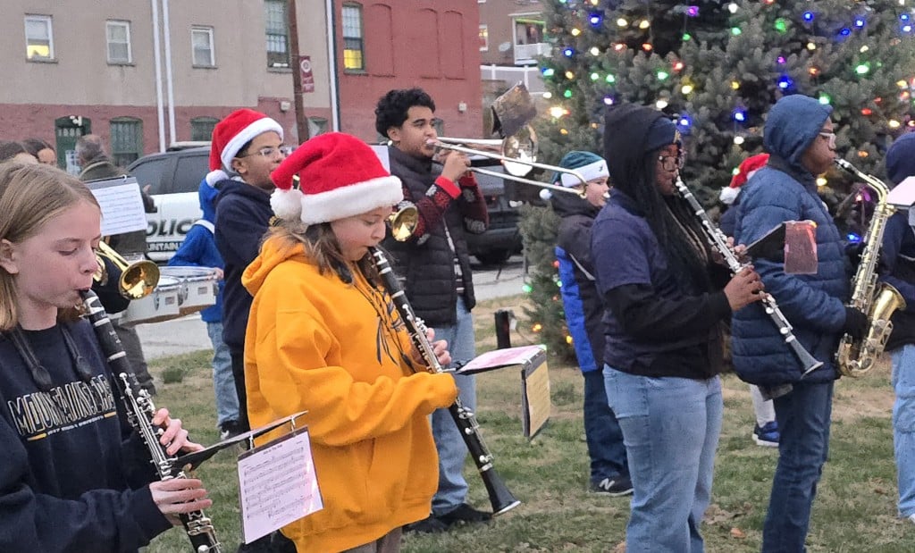 Fountain Hill Tree Lighting Santa