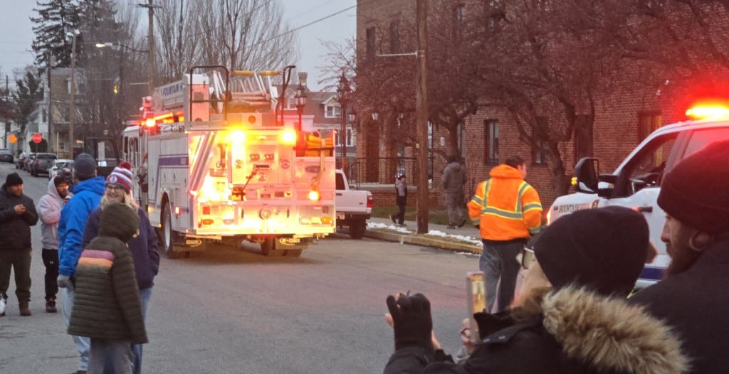 Fountain Hill Tree Lighting Santa