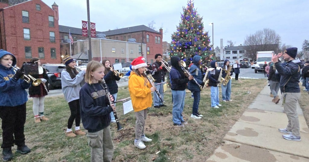 Fountain Hill Tree Lighting Santa